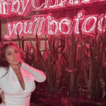 Queen Patrona Fanbus